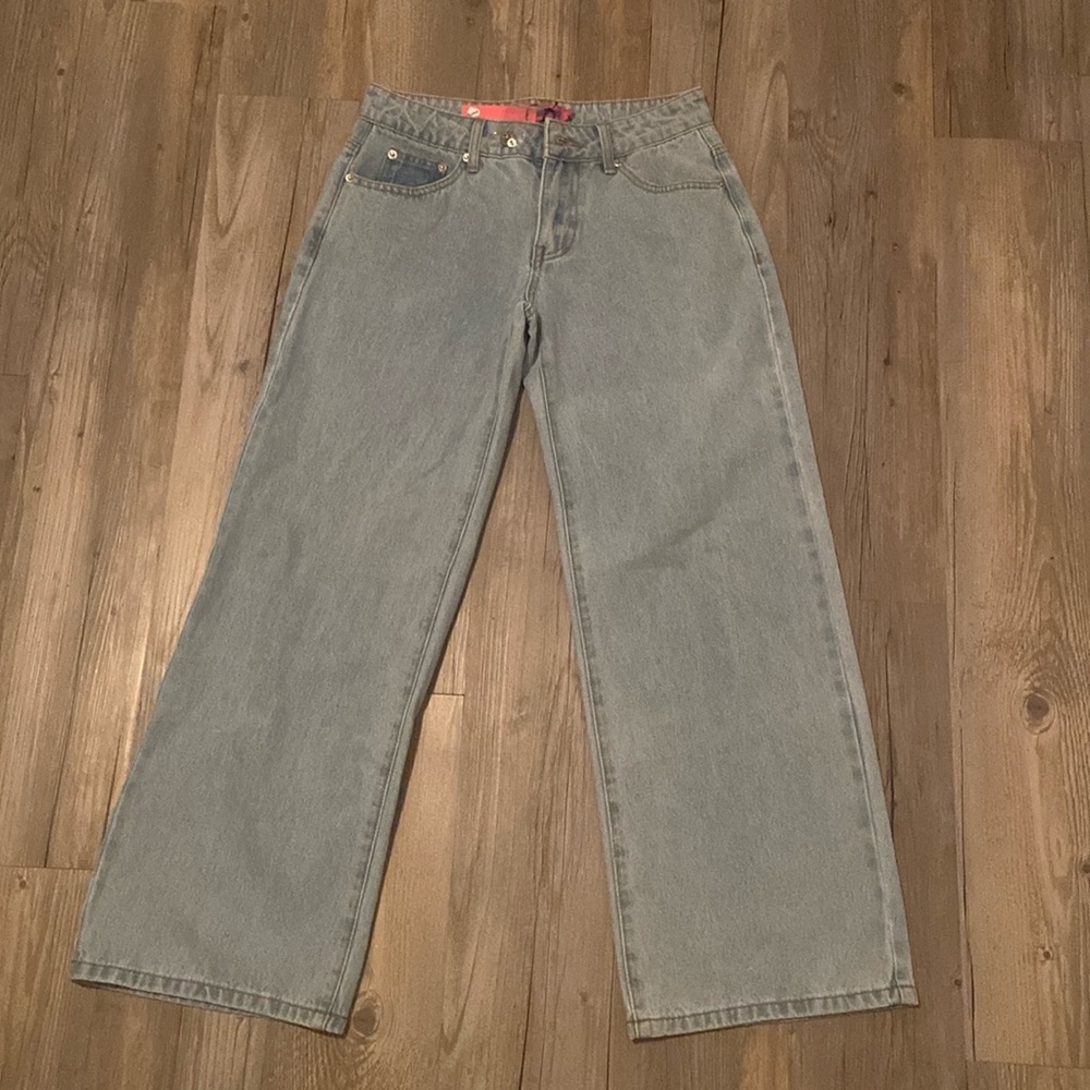 Edikted S petite Light Blue low rise jeans